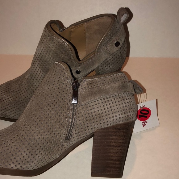 Franco Sarto Ankle Boots, New With Tags - Picture 2 of 6
